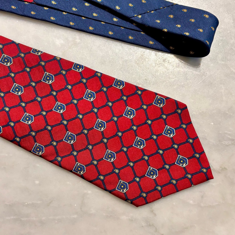 Vintage Red and Navy Blue Silk Patterned Tie
